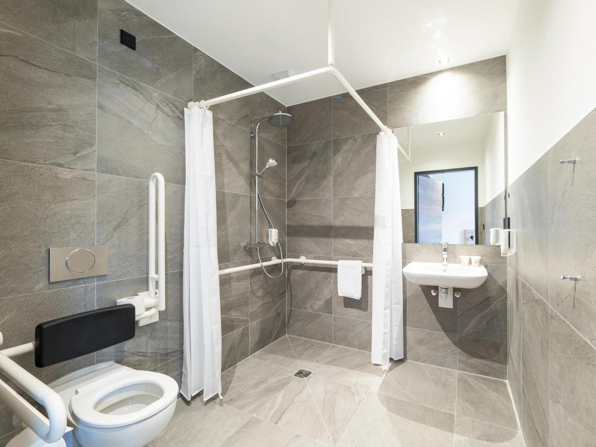 B&B Hotel Albstadt-Hbf Eksteriør billede